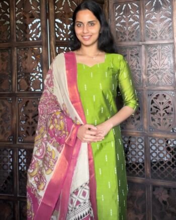 Elegant Raw Silk Kurta with Chennuri Silk Dupatta for Festive Wear